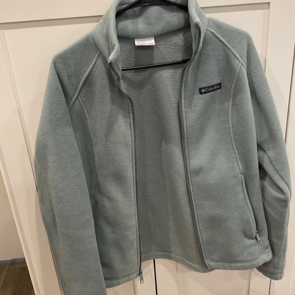 Olive green Columbia jacket - Picture 1 of 4